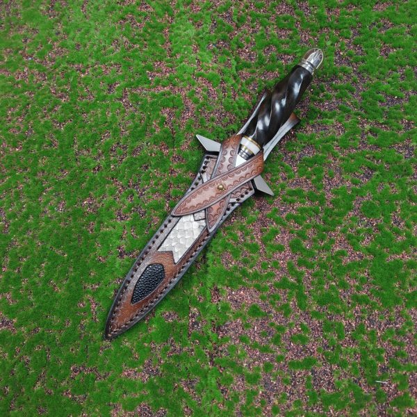 DE012 Cross Sword Double-edged Knife Wooden Handle Leather Sheath