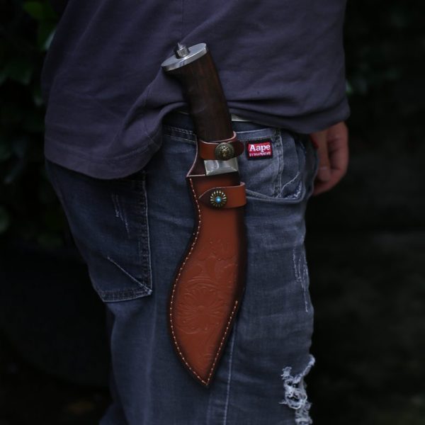 图 11 GT005 Broken Blade and Sycophant Curved Knife Wooden Handle Leather Sheath