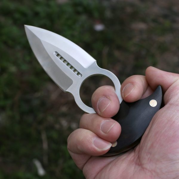 图 8 SC002 Black Hand Thorn Push Dagger Wooden Handle Leather Sheath