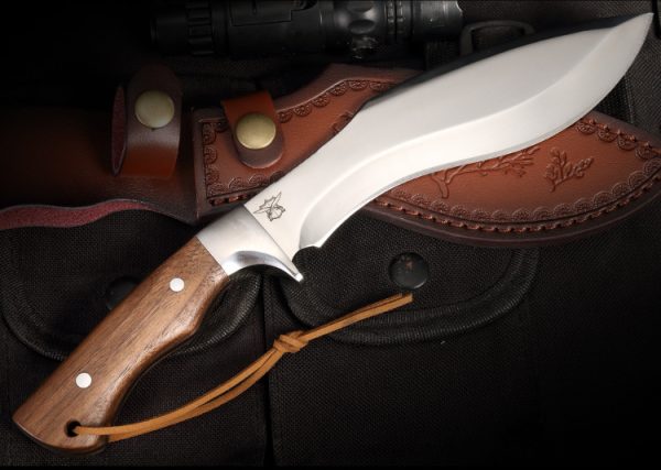 GT023 Snow Leopard Curved Knife Wooden Handle Leather Sheath
